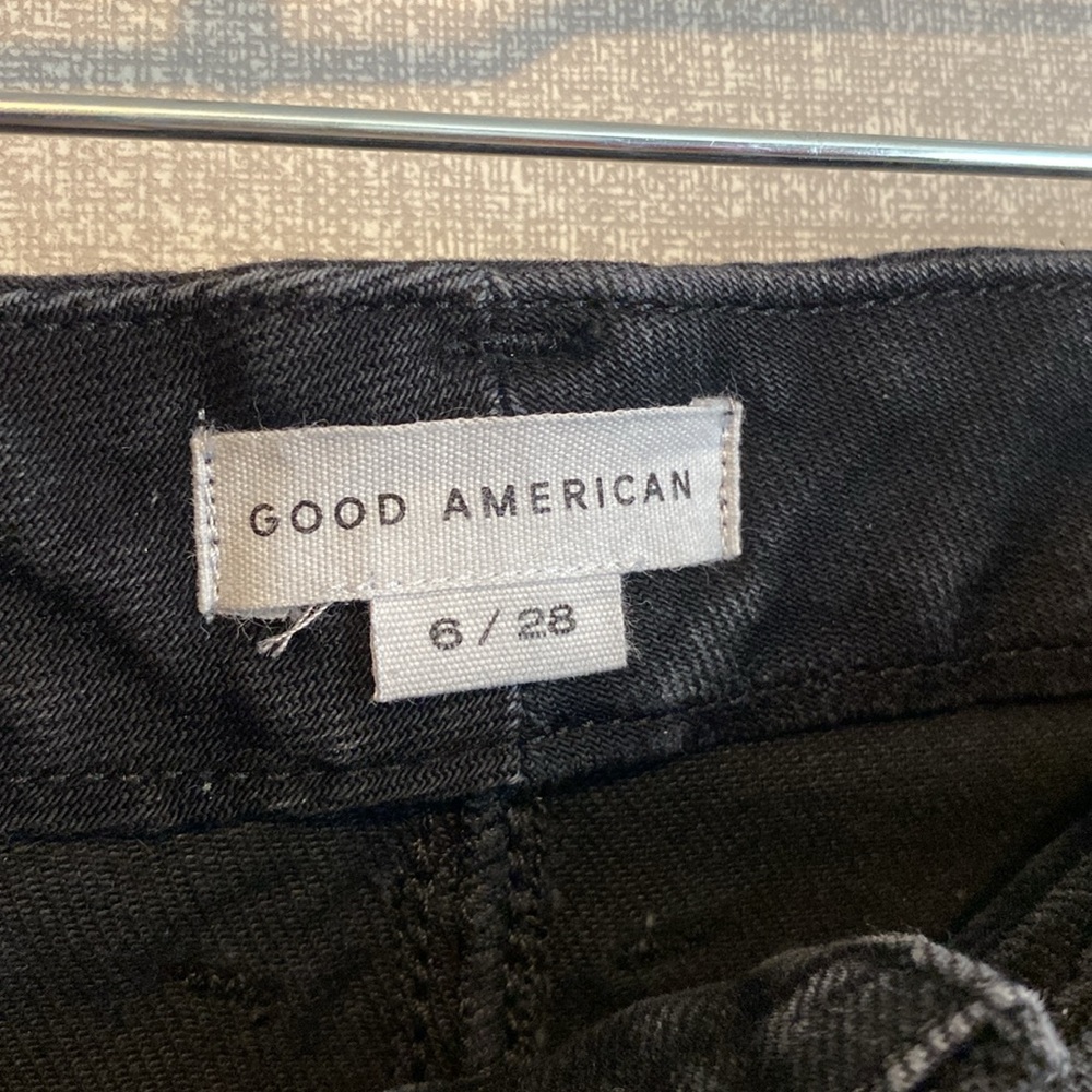 Good American Black Denim Raw Hem Cropped Skinny Jeans - Picture 2 of 5